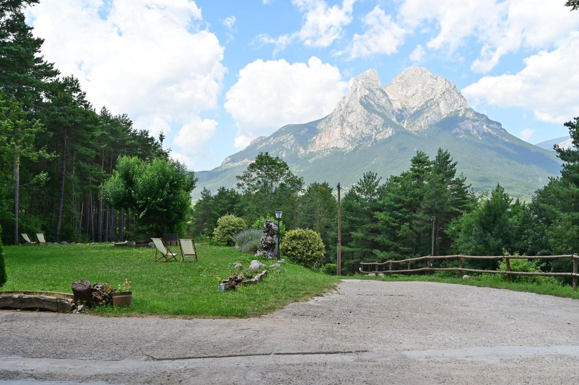 L'Indret Del Pedraforca Adults Only Hotel Saldés Eksteriør billede
