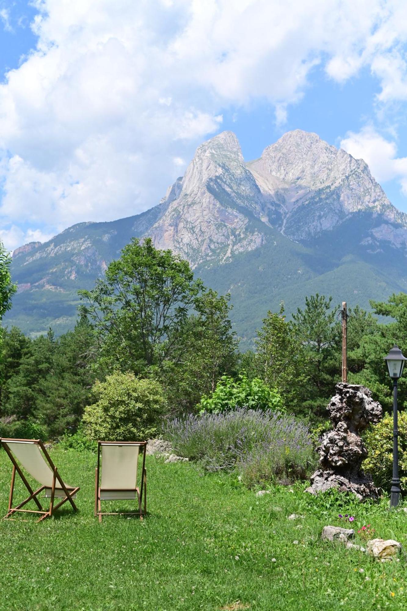 L'Indret Del Pedraforca Adults Only Hotel Saldés Eksteriør billede